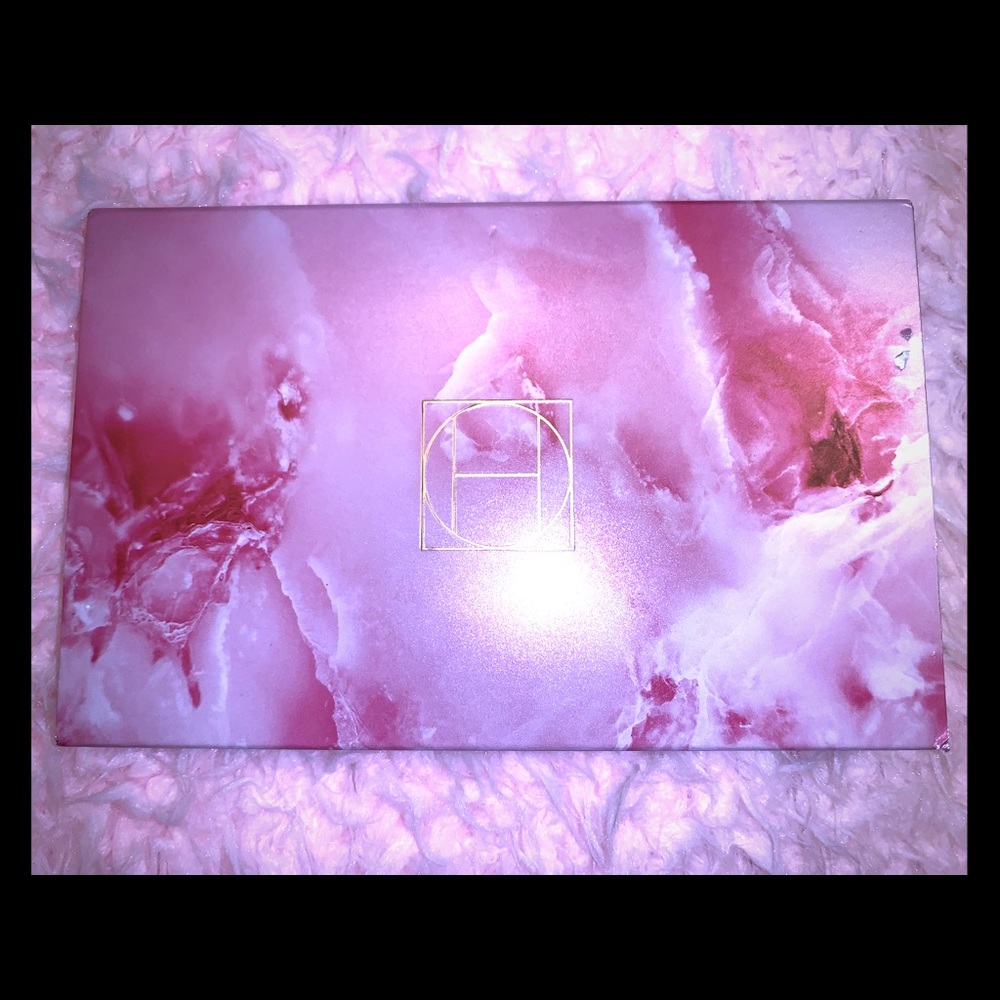 HipDot Boss is beauty palette